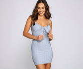 La mini-robe à œillets